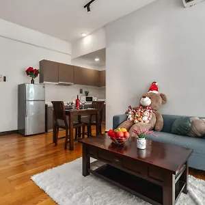  Apartment Regalia @ Klcc View Sky Pool By Mc Ma­lay­sia